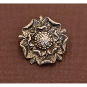 Vintage Gold Tone Art Nouveau Intricate Flower Brooch - U19